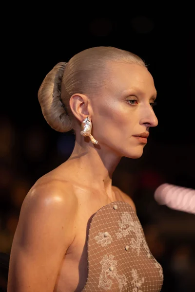 Look 19